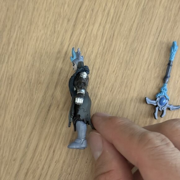 Fortnite Ice vs Fire THE ICE QUEEN Figure Micro Series 2.5 inch - Picture 4 of 6